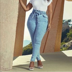 ULTRA HIGH RISE SELF TIE SKINNY JEANS